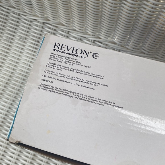 Revlon complete manicure kit with nail dryer - pink - Picture 9 of 13